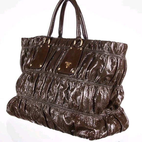 *Authentic* Prada Good Condition! Christmas SALE! ACCEPT OFFER - Picture 6 of 9